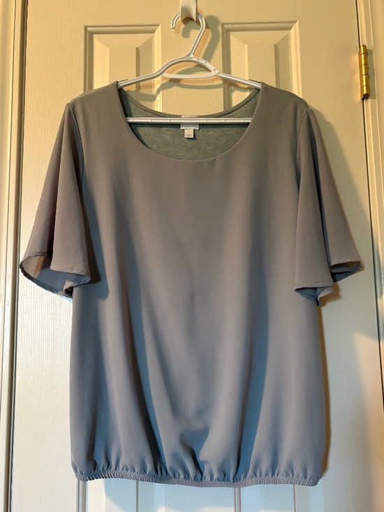 Soho Jeans Tops - Soho Jeans Size Medium Mixed Media Gray Top